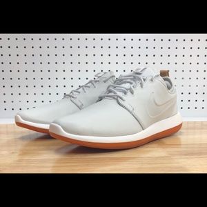 nike air max roshe two leather premium oreo